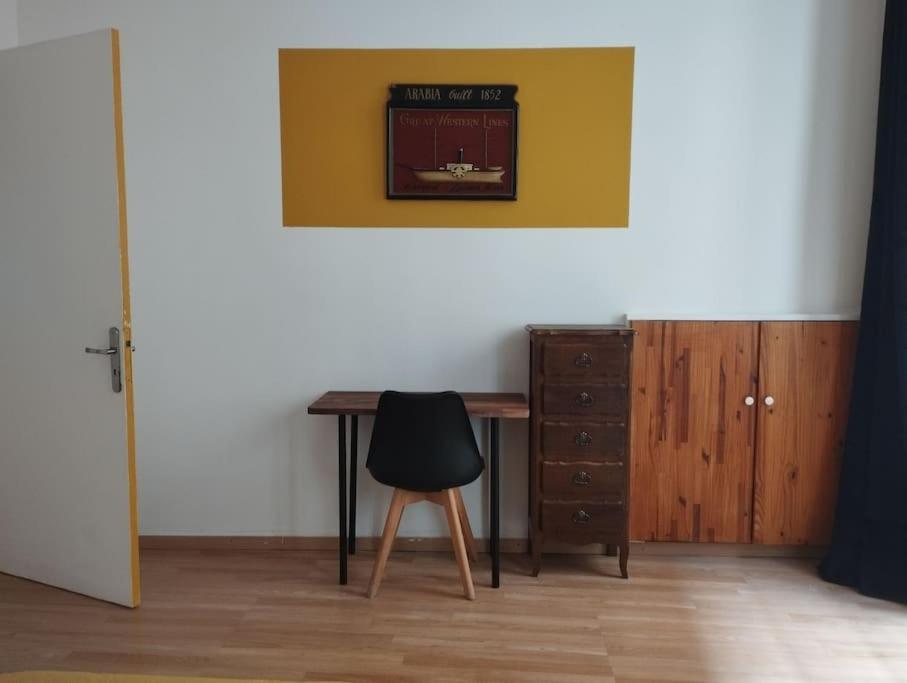 Appartement En Plein Centre. Carpentras Bagian luar foto