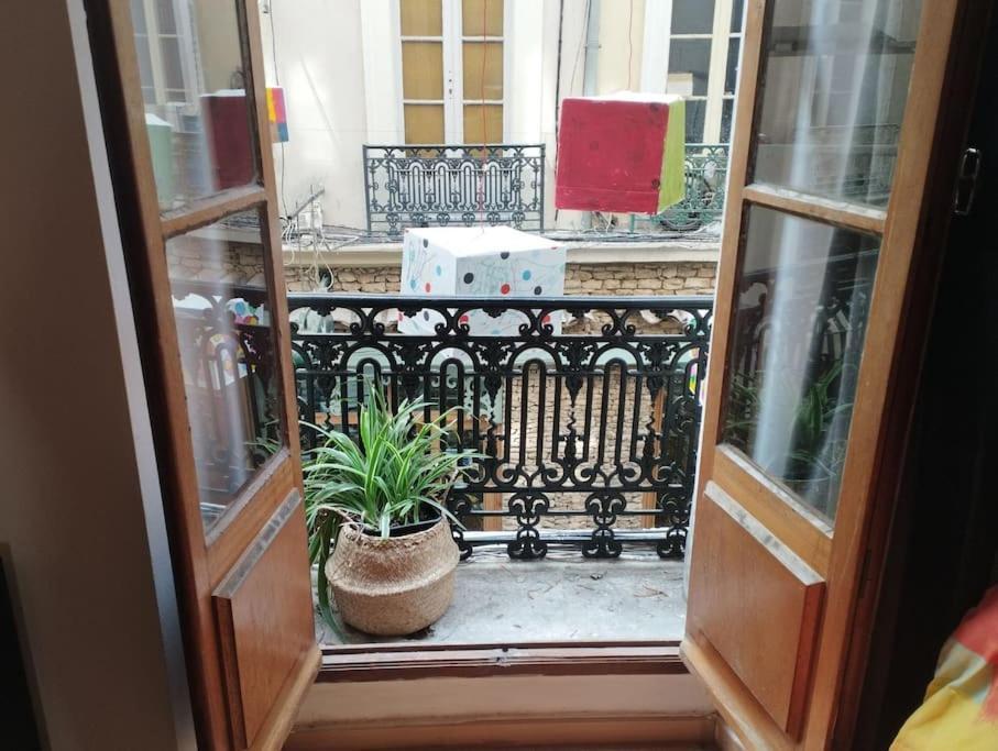 Appartement En Plein Centre. Carpentras Bagian luar foto